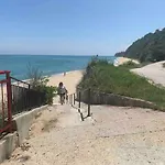 3 Bedroom With Sea View *